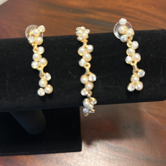 Charming Charlie Jewelry - Bracelet and Drop Earring Set